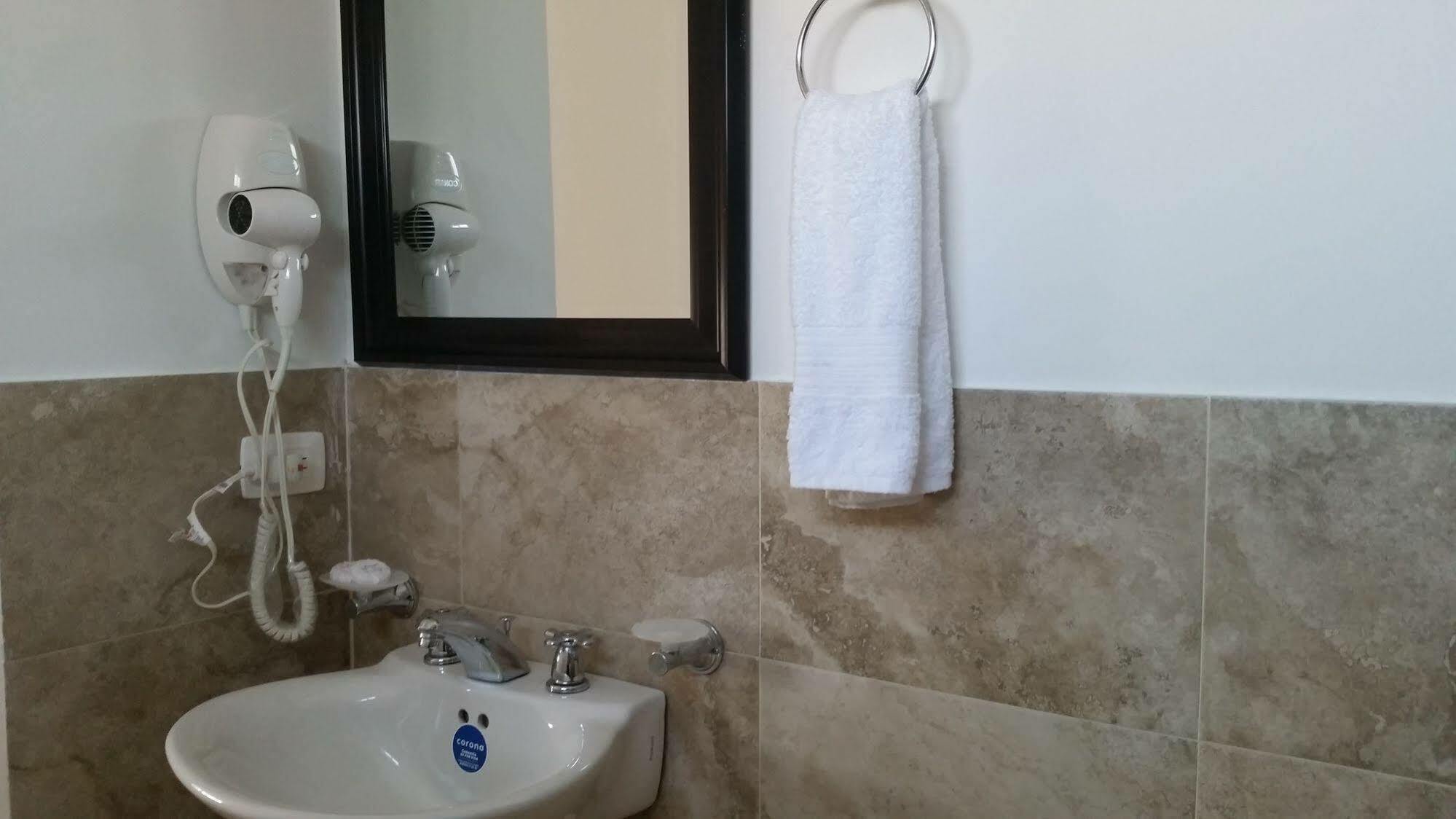 Hostal Marlyn ซานอันเดรส ภายนอก รูปภาพ